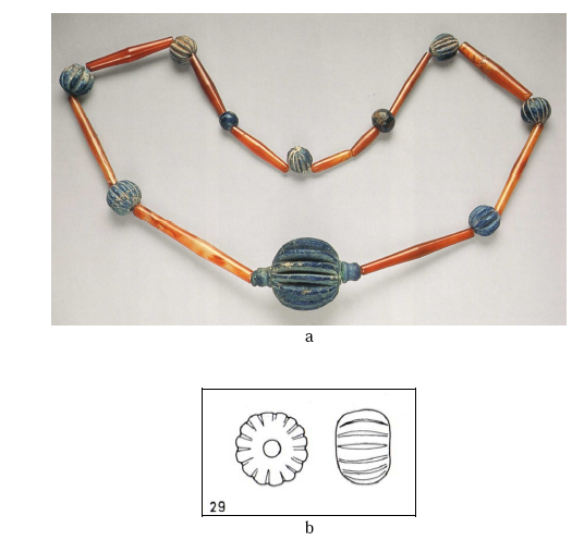 Figure 52- a- Collier à perle en « melon » provenant du « Trésor d’Ur » de Mari, III