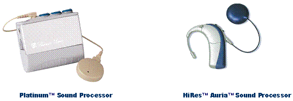 Figure 32. Composants externes de l’implant cochléaire de chez Advanced Bionics. Le processeur de sons est porté contre le corps (Platinum Sound Processor, PSP) ou derrière l’oreille (HiRes Auria Sound Processor ). L’antenne contient le microphone dans le cas du PSP.