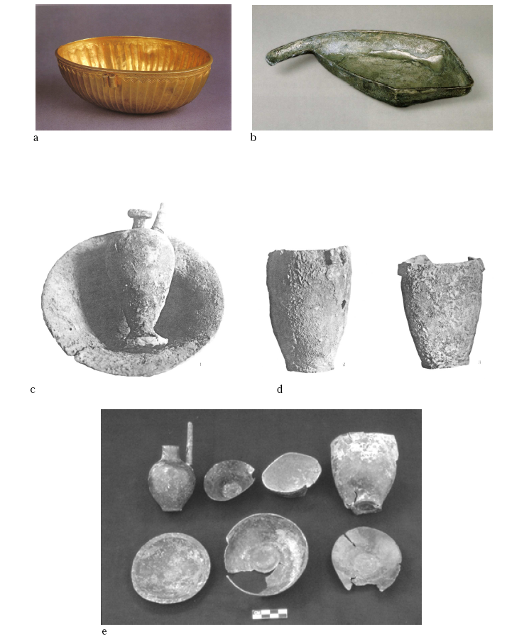 Figure 69- La vaisselle en métal : a, b- vaisselle provenant du Cimetière Royal (d’après Weber, Zettler 1998 : 129, n°98, 137, n°111) ; c, d- Kish, tombes à char (d’après Watelin 1934 : pl. XX) ; e- tombe 4, Umm el-Marra (