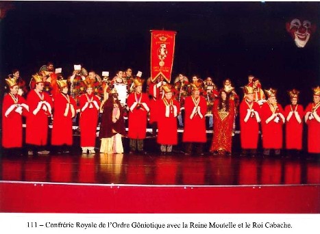 Photo 111 – Confrérie Royale de l’Ordre Gôniotique avec la Reine Moutelle et le Roi Cabache.
