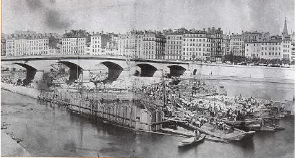 Photo 15. Le dérochement au droit du pont de Nemours au milieu du XIXe s.