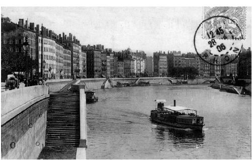 Photo 17. Les nouveaux quais de la Saône après la réalisation du Plan Kleitz.