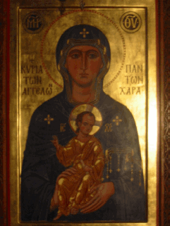 Illustration 36 : Icône de la Vierge de tradition dite « byzantine », iconostase de l’église Saint Silouane (monastère Saint-Antoine-le-Grand)