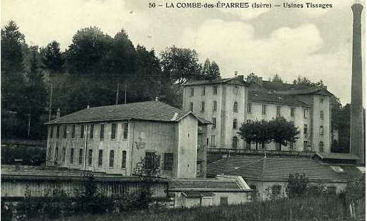 Figure 32–L’usine-pensionnat Alexandre Giraud & Cie à La Combe (Les Eparres /Châteauvilain ), vers 1900.