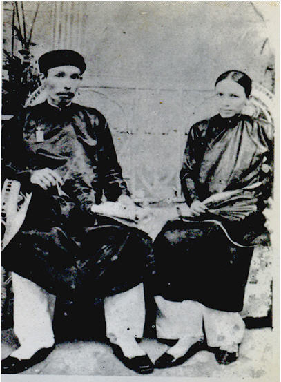 Công nu Dông Canh (nom de plume : Dam Phuong nu su) et son époux Nguyên Khoa Tung. Source : NGUYÊN KHOA DIÊU BIÊN et NGUYÊN CUU THO, 