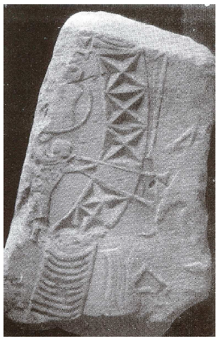 Fig. 7: Stele* from Lara de los Infantes depicting a scene of war. On the right appears a huge bird: a crow? In Museo Arqueológico, Burgos.García y Bellido, 1949, vol. 2, pl. 265, n°361.