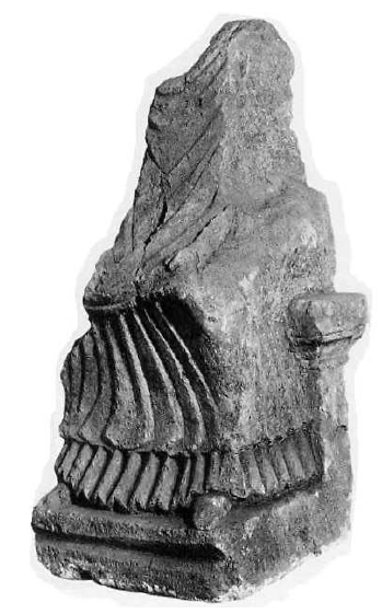 Fig. 14: Stone statue discovered in 1832 by Baudot at the Sources-de-la-Seine, representing a seated draped goddess: Sequana? Deyts, 1994, pl. 58, n°2.