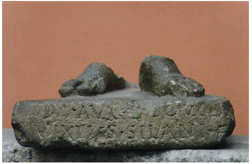 Fig. 28: Inscription to the goddess Souconna engraved on a small pedestal where only the feet of the goddess remain, discovered near the spring of the Sagonin in Sagonne (Cher) (H. 0.08m, W. 0.27m). Source: Musée du Berry, Bourges (Cher).