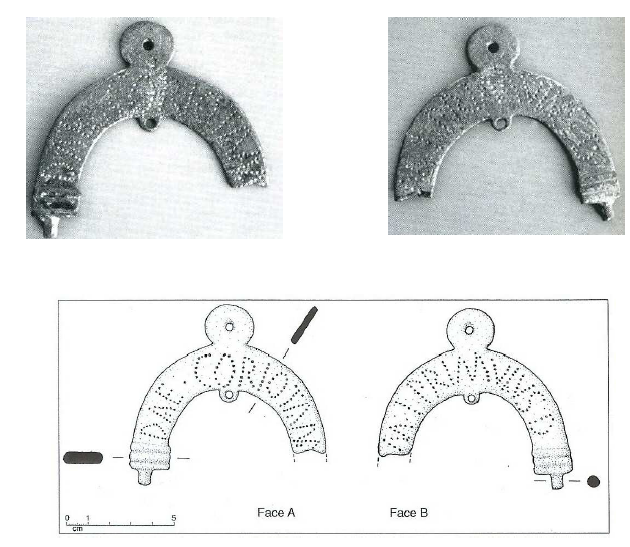 Fig. 41: Pictures and facsimile of the inscription to the goddess Coriotana, engraved on a hanging in bronze. Carrara, 2000, p. 16, fig. 1 and 2.