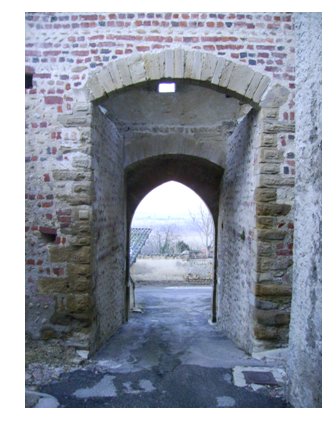 Doc. 65. Porte inférieure de Moras vue depuis l'intérieur du bourg médiéval