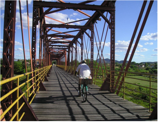 Figura 02 : Ponte sobre o rio Quixeramobim
