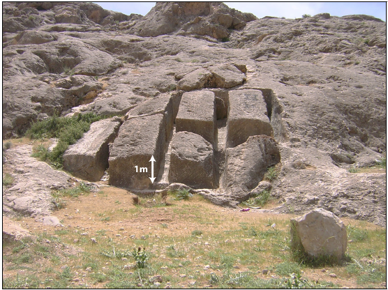 Figure 6‑22 : Front de taille à l’ouest de Banesh, prise de vue vers le sud-ouest  