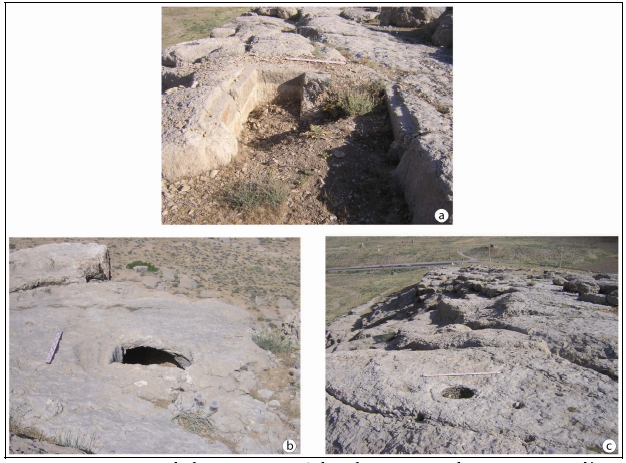 Figure 5‑72 : IS6, trois types de fosse rupestres, a) deux fosses rectangulaires mitoyennes détruites, b) fosse rectangulaire ouvrant sur une chambre souterraine, c) fosse circulaire entourée d’un bourrelet