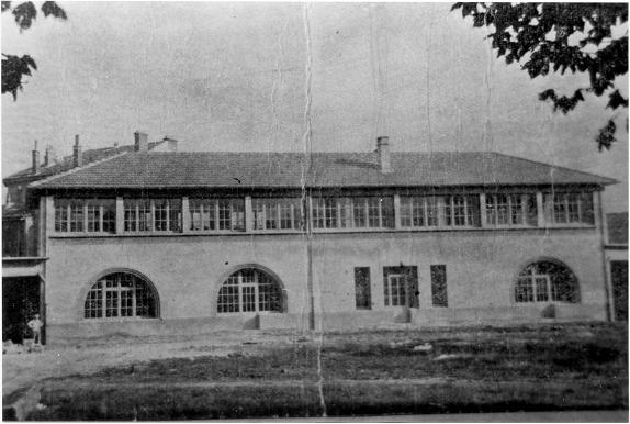 14- Comité de patronage, la Maison d’accueil dans les années 1935, et le même bâtiment vers 1995