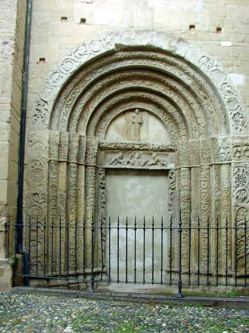 Fig. 5 : la « Porta Speciosa » (San Michele Maggiore, Pavie)