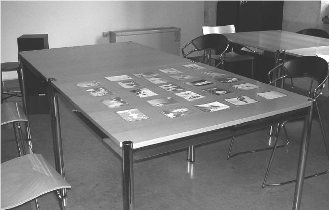 Figure 2 : Disposition des photos sur la table.