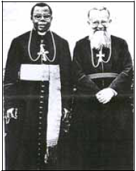Photo 6: Mgr François Ndong et Mgr jean Jérôme Adam en 1961